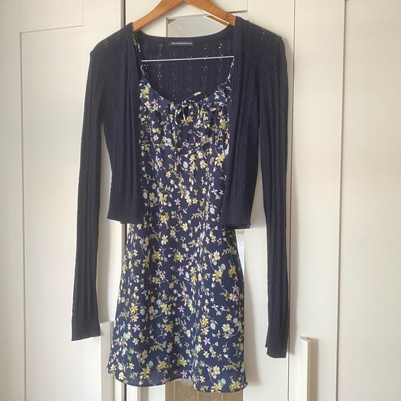 Urban Outfitters Dresses & Skirts - Blue floral dress
